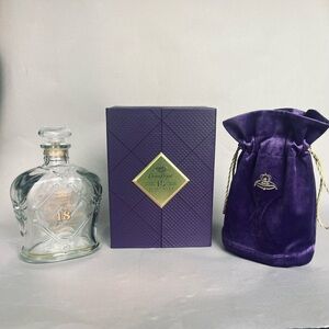 Crown Royal 
18 Years Extra Rare
Bag, Bottle, Box
EMPTY BOTTLE!!